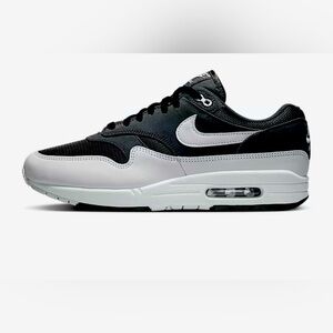 Nike Air Max 1 Essential Men's Black and White Sneakers - M9